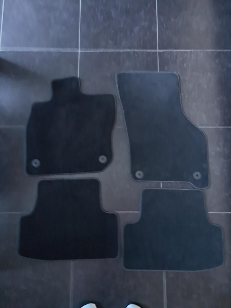 4 tapis / carpettes d’origine AUDI A3 – Neuf.ve.s, Enlèvement