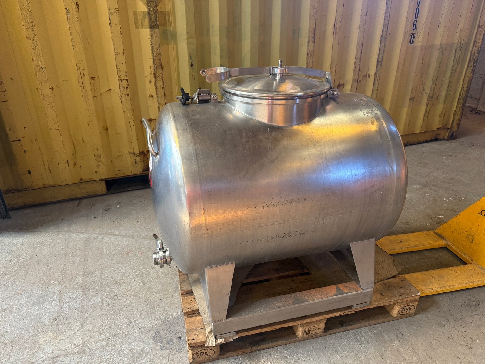 Inox transport tank 450 L, Ophalen