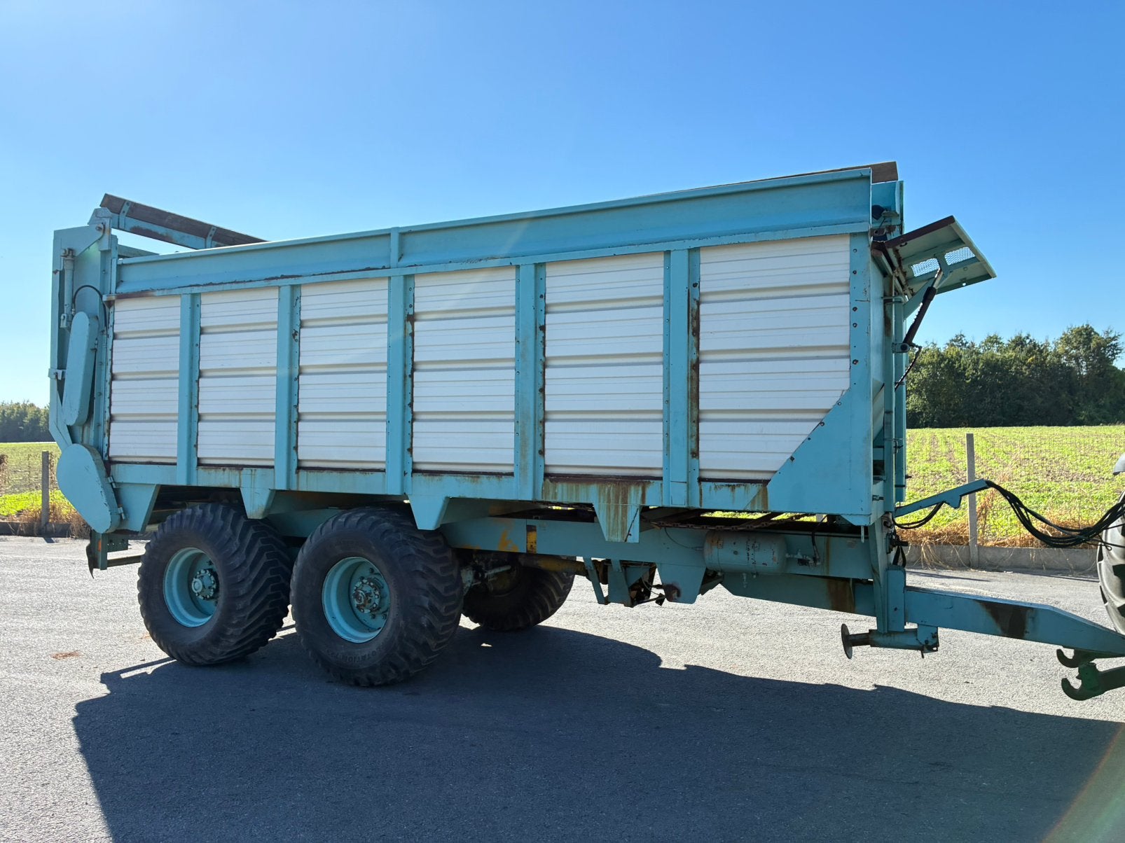 Dezeure silagewagen, Ophalen