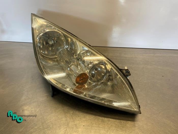 Koplamp rechts van een Mitsubishi Colt (Colt 04-), Gebruikt, -, -, Ophalen of Verzenden