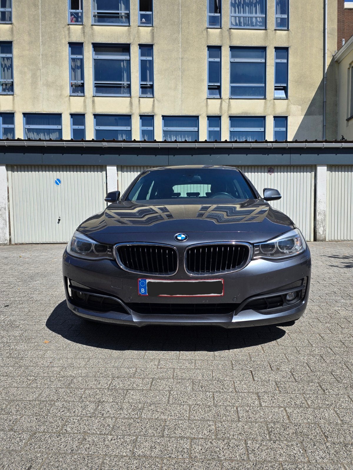 BMW 318 GT 2016 AUT- PANODAK, Autos, Argent ou Gris, Achat, 1595 kg, Entretenue par le concessionnaire