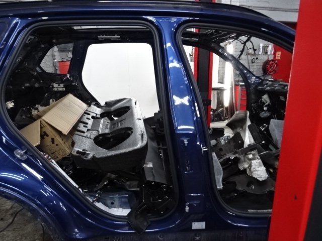 DIVERS MONTANT PORTE C D BMW X5 (G05) (01-2018/03-2023), Utilisé, BMW, Petuelring 130
80809  München, DE, Bayerische Motoren Werke AG