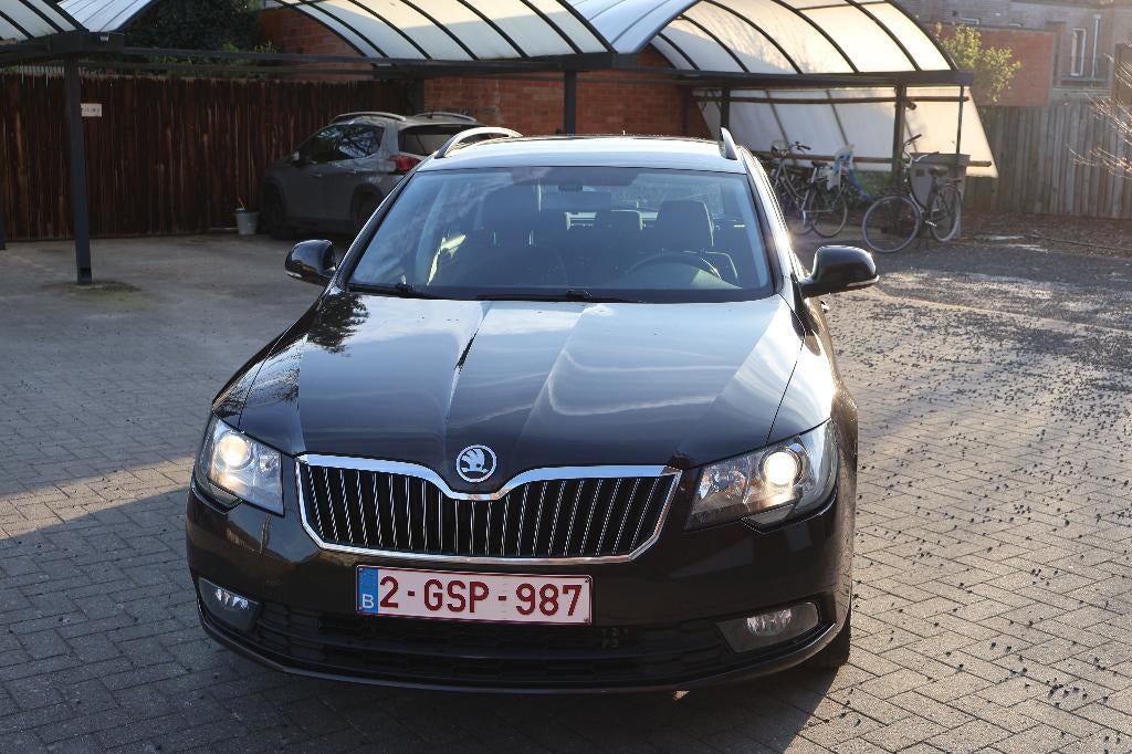 Skoda Superb 1.4 TSI, Autos, 90 kW, Euro 5, Achat, Boîte manuelle