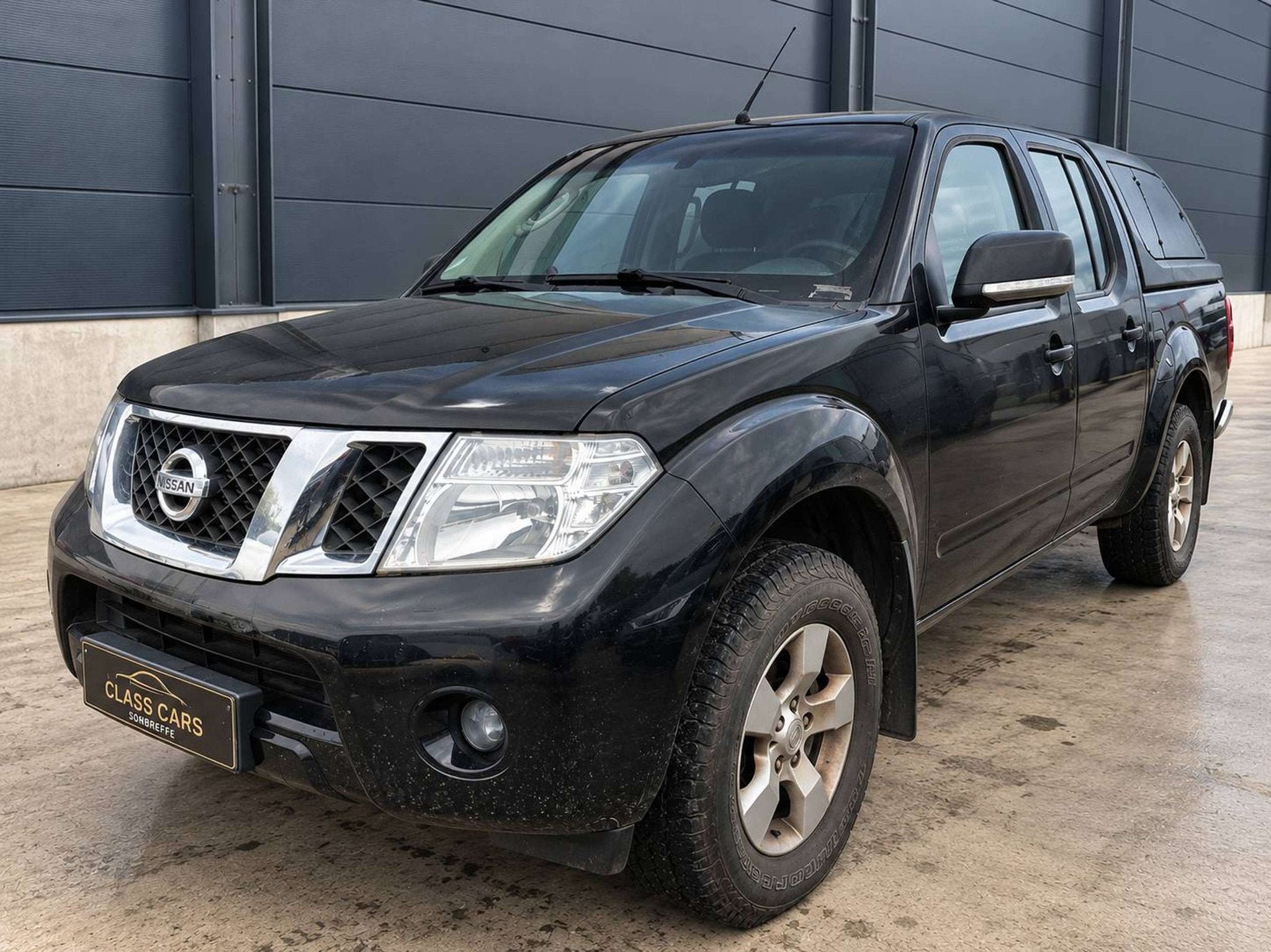 Nissan Navara 2.5 dCi 4x4 / UTILITAIRE / ATTACHE REMORQUE /, Gebruikt, 4 cilinders, Bedrijf, Vierwielaandrijving