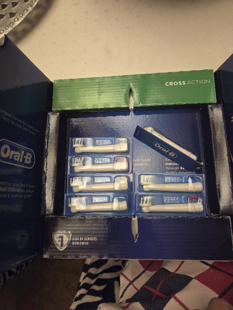 Têtes de brosse Oral-B Cross Action origi + étui de voyage, Enlèvement ou Envoi, Neuf, Tête de brosse