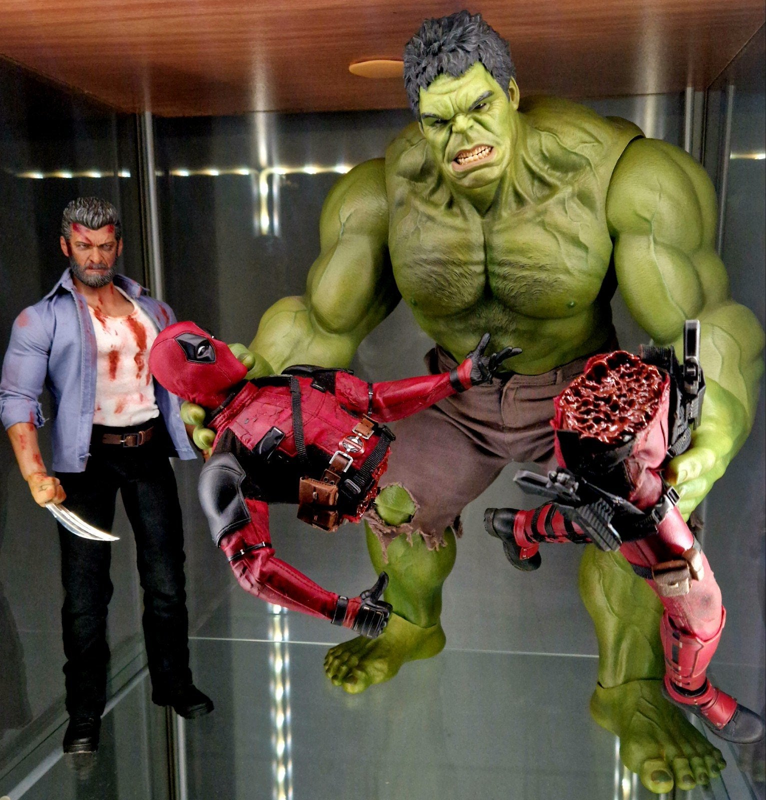 Hot toys deadpool v1 custom 1/6, Collections, Enlèvement