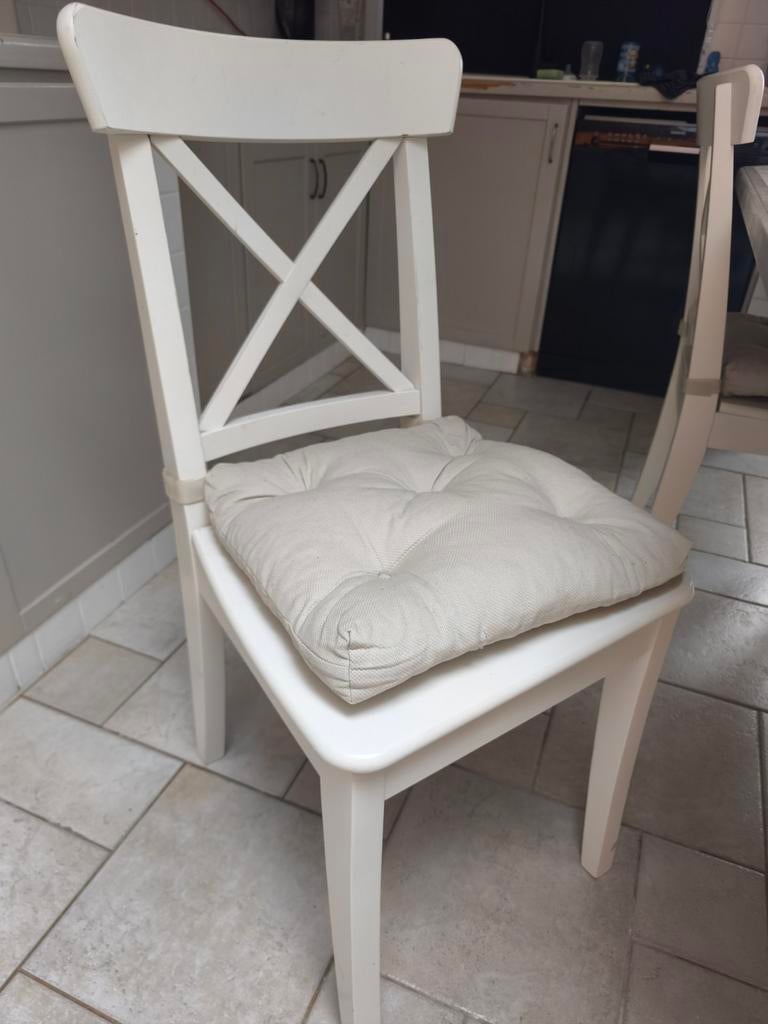 CHAISE ROSENTORP IKEA AVEC COUSSIN, Trois, Comme neuf, Enlèvement, Bois