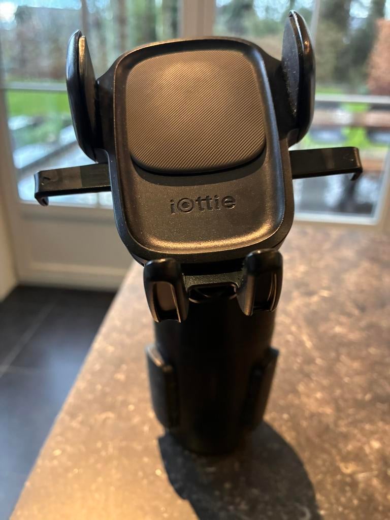iottie car cup gsm houder, Telecommunicatie, Ophalen, Zo goed als nieuw