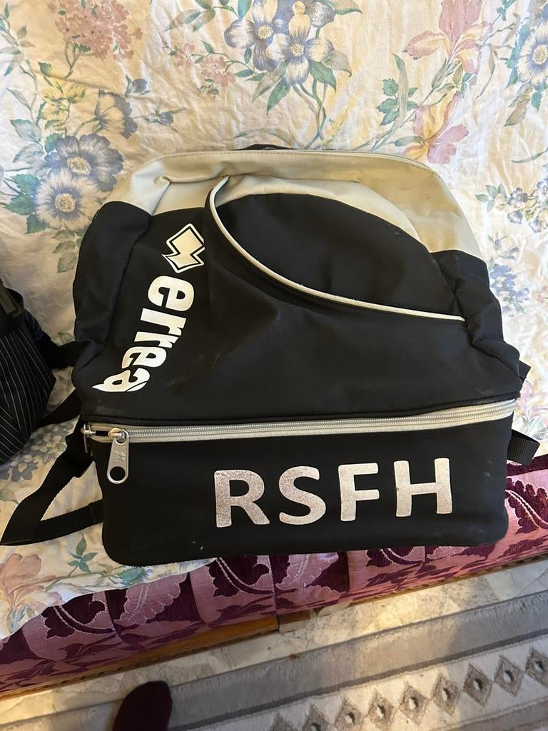 Sac de sport, Enlèvement, Comme neuf