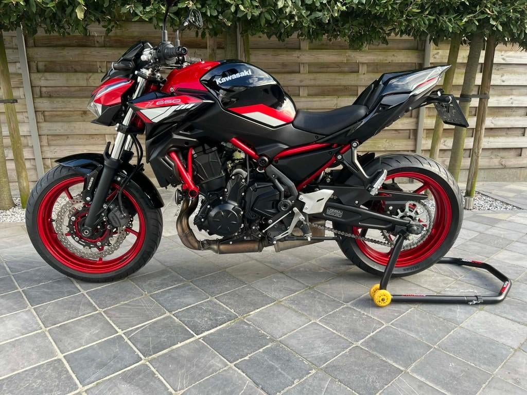 kawasaki z650 **sportpakket**35kw**2/2024**10000km**, Motoren, 2 cilinders, Nieuw, 649 cc, Bedrijf