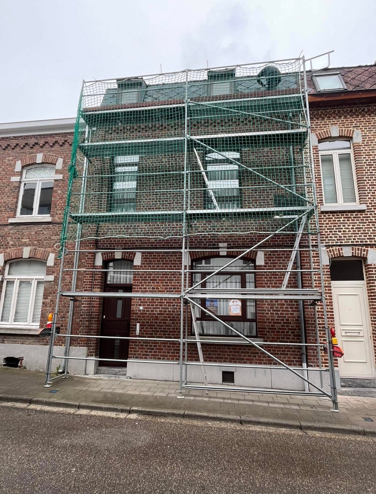 Stelling, Ophalen, Zo goed als nieuw, Gevelsteiger