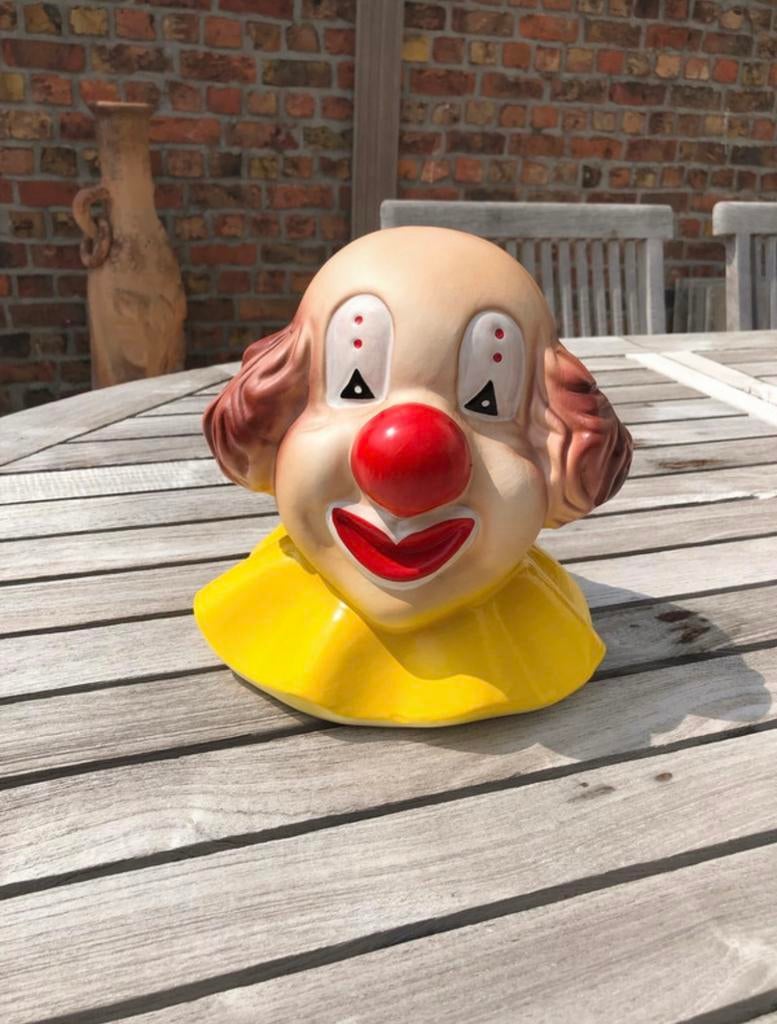 Spaarpot clown in steen.  Afmeting: 21 (H), Verzamelen, Spaarpotten, Ophalen, Zo goed als nieuw, Steen, Aardewerk of Keramiek