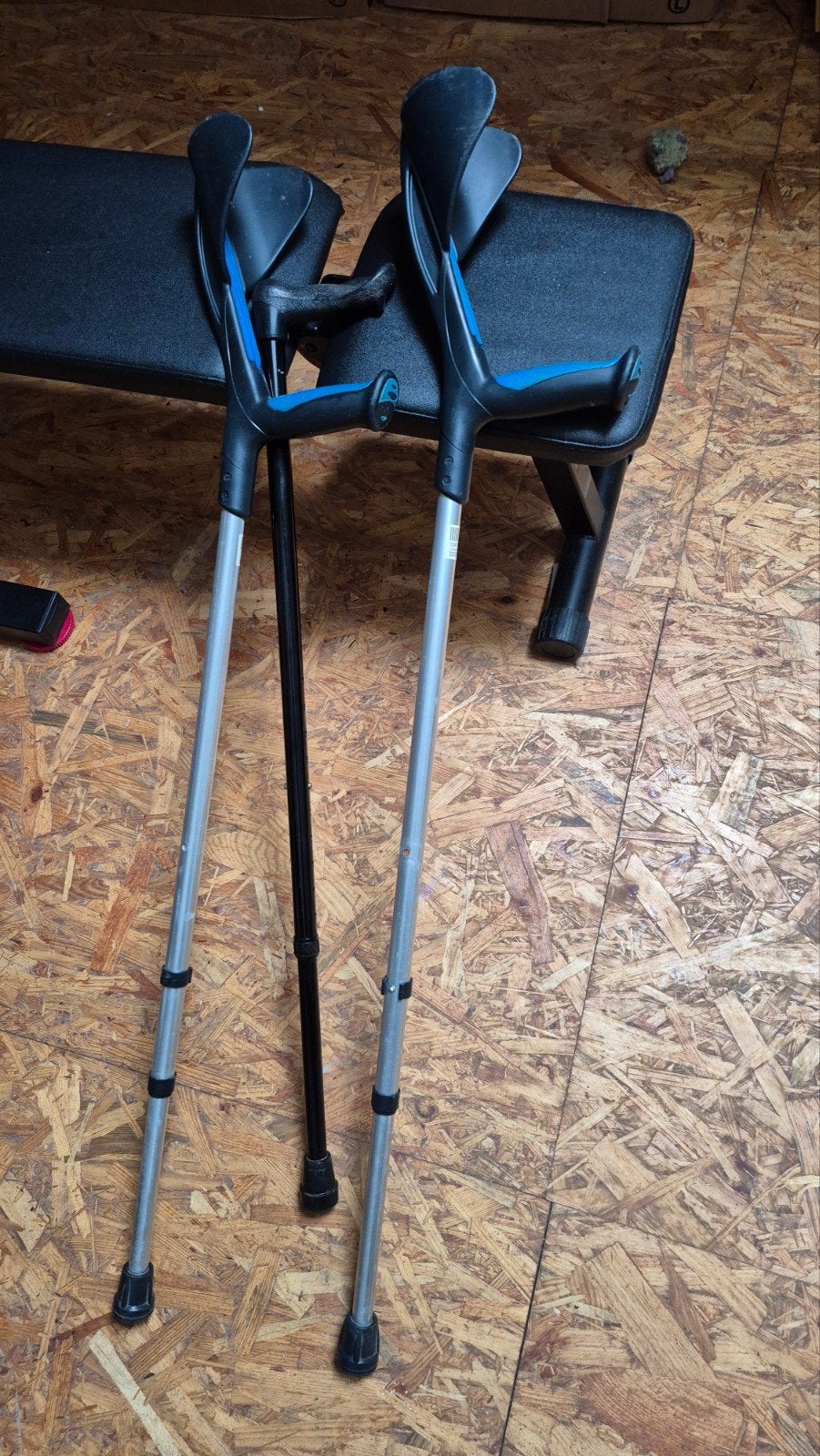 1 paire de bequille reglable + 1 Canne, Enlèvement