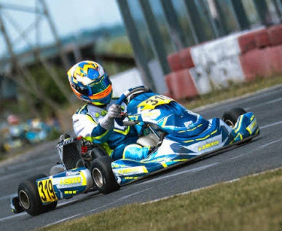 L'équipe professionnelle de karting recherche un mécanicien, Offres d'emploi