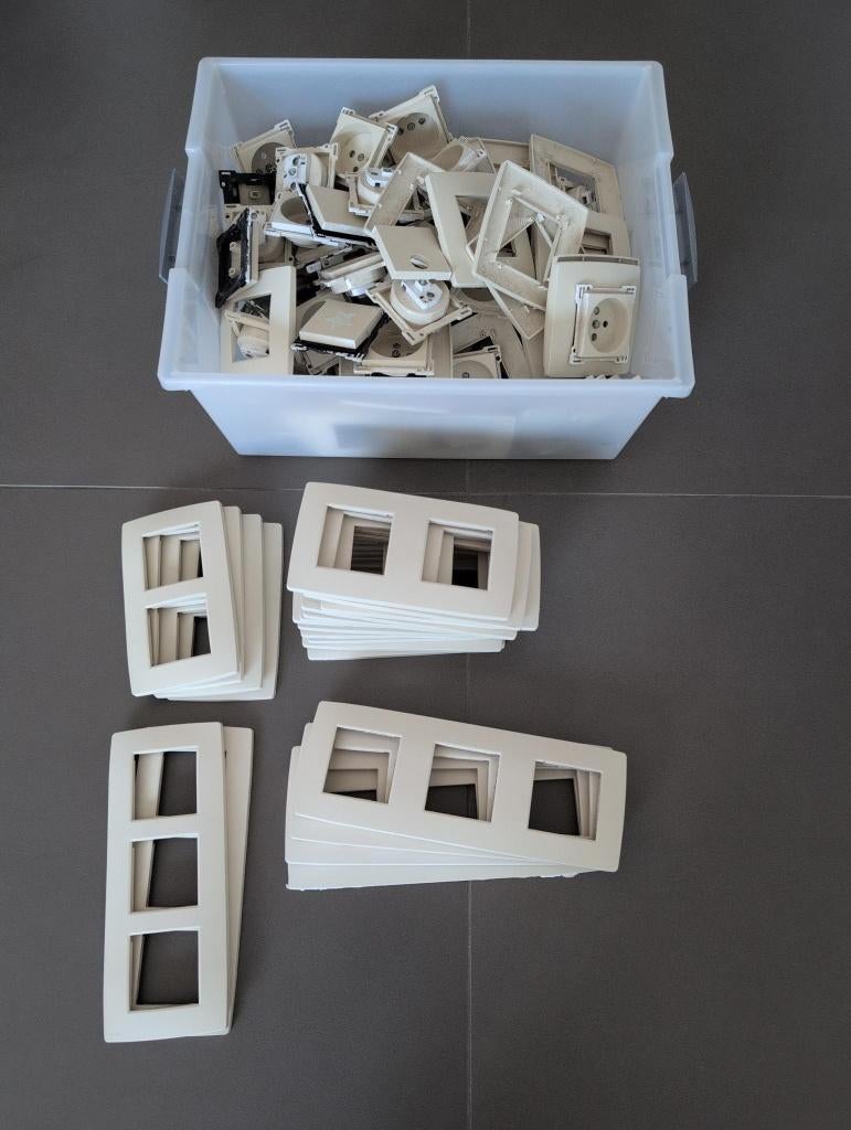 niko plaques de finition, Bricolage & Construction, Électricité & Câbles, Utilisé, Autres types, Enlèvement