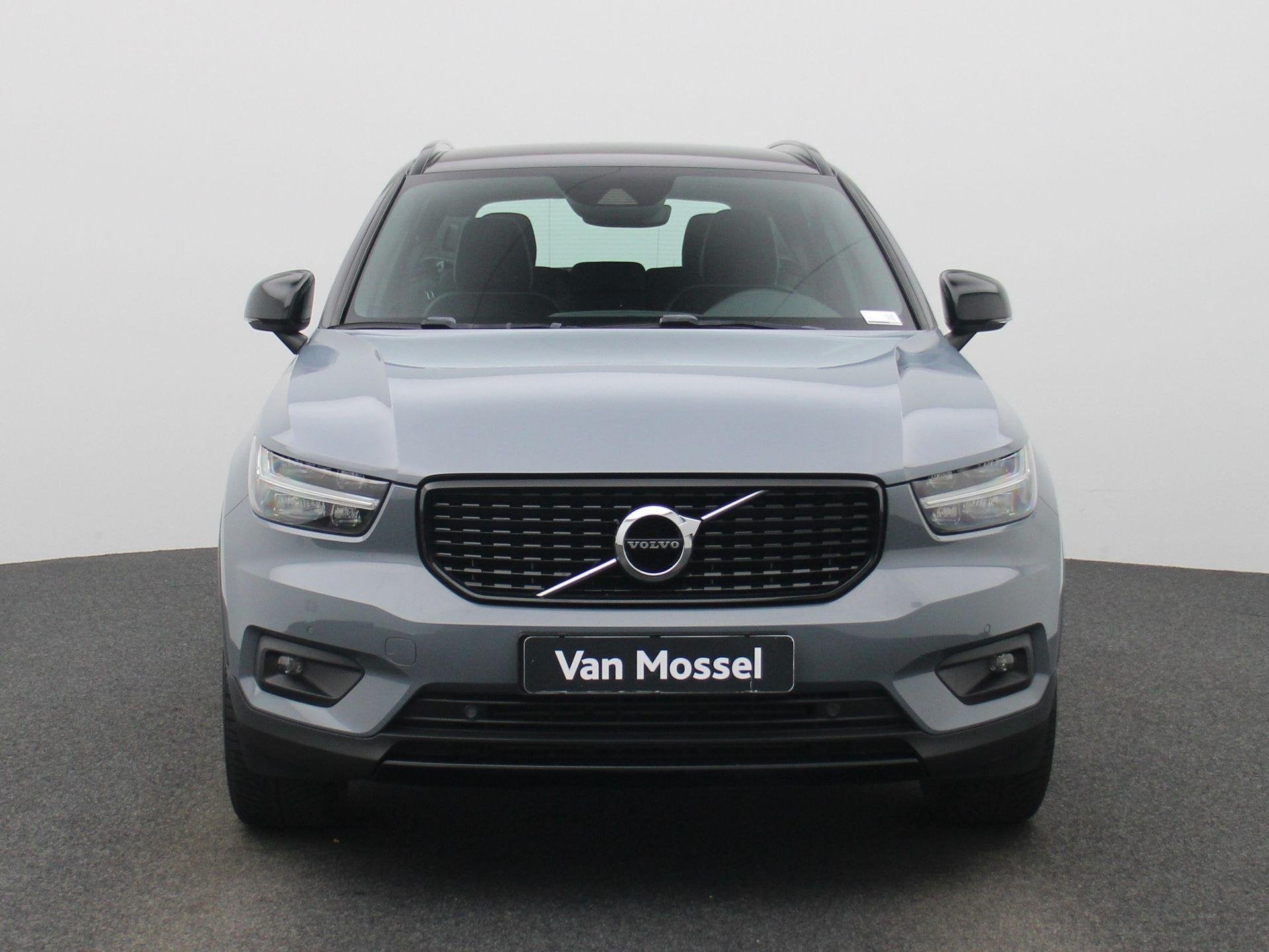 Volvo XC40 T2 R-Design LED | NAVI | CAMERA, Auto's, Volvo, Voorwielaandrijving, Gebruikt, SUV of Terreinwagen, Zilver of Grijs