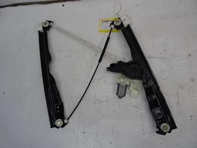 VITRE MECANISME AVANT DROIT 308 SW (L4 / L9 / LC / LJ / LR), Utilisé, Peugeot
