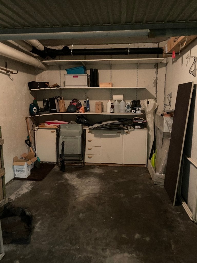 Witte (oude) buffetkast gratis af te halen, Huis en Inrichting, Ophalen, Gebruikt, Met deur(en)
