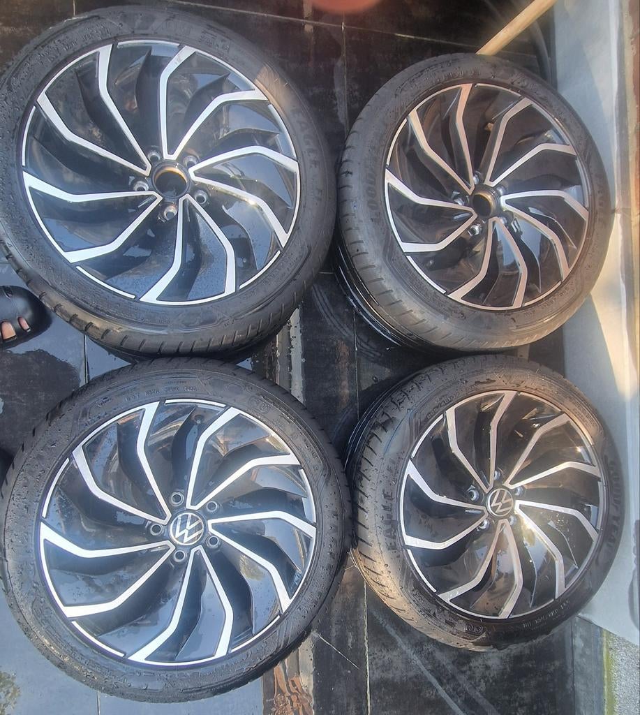 ZO GOED ALS NIEUWE VW GOLF 8 17 DUIM VELGEN TE KOOP, Ophalen, Band(en)