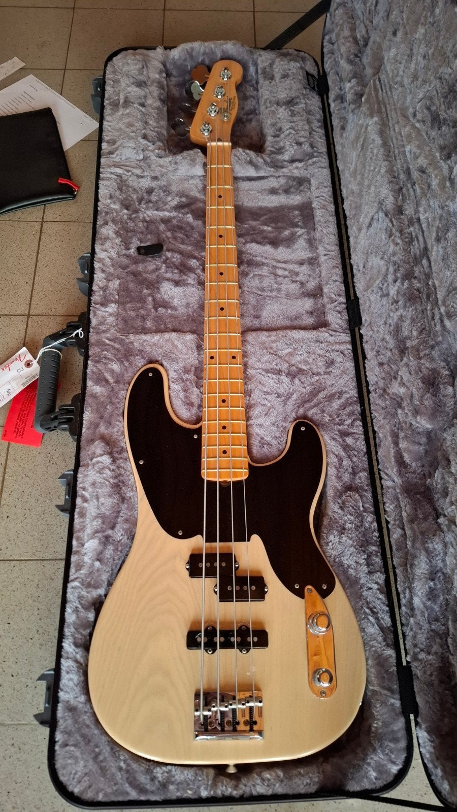 Fender Limited Edition '51 Telecaster PJ Bass, Muziek en Instrumenten, Overige Muziek en Instrumenten, Ophalen, Nieuw