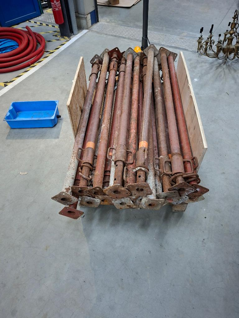 20 stippen / schoren, Doe-het-zelf en Bouw, Ophalen, Gebruikt, 2 tot 4 meter