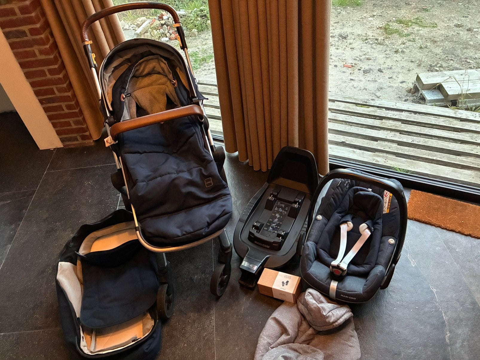 Set Joolz wieg + buggy en MaxiCosi + isofix, Enfants & Bébés, Autres marques, Poussette combi, Pneus, Enlèvement