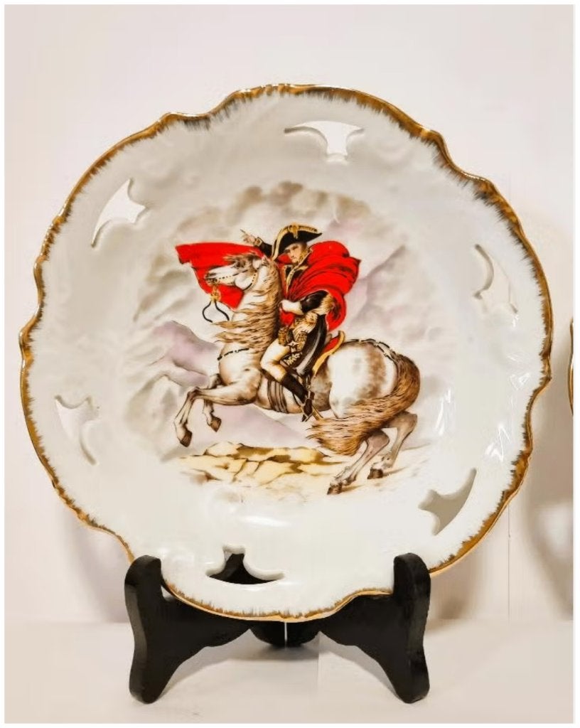 Assiette + support Napoléon Bonaparte., Antiquités & Art, Enlèvement ou Envoi