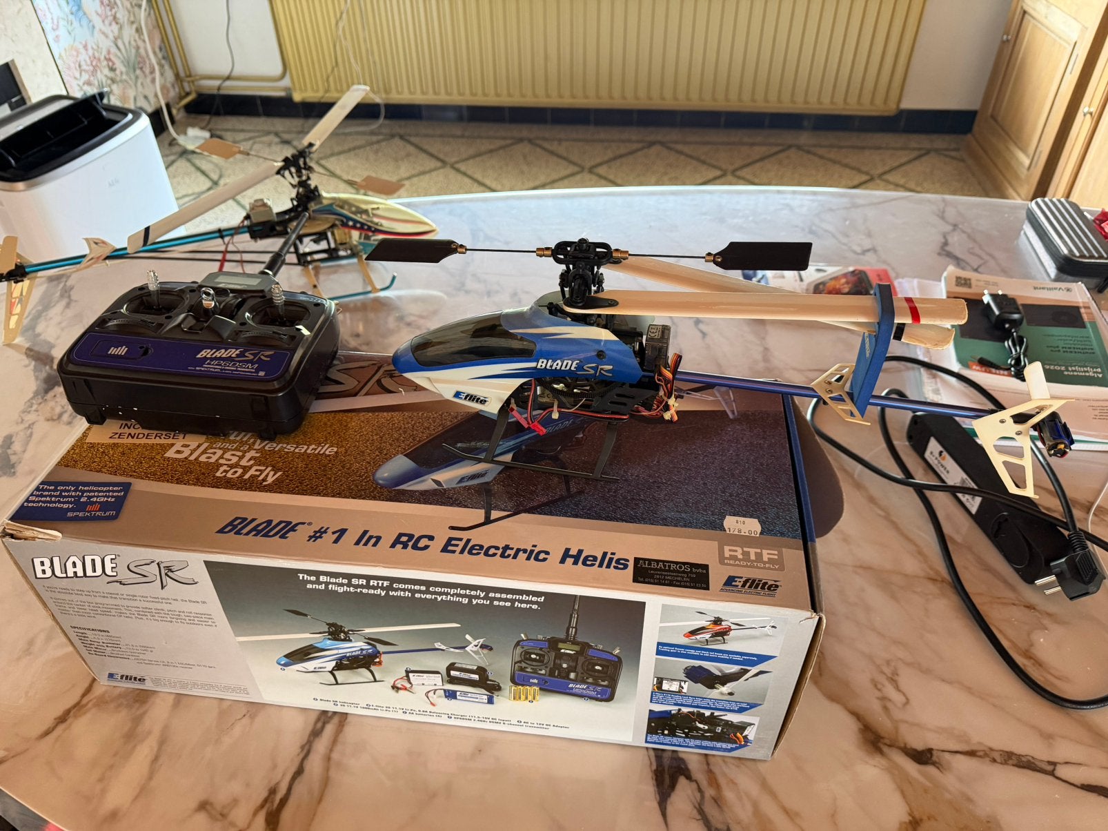 Helikopter + allerlei materiaal zoals laders, zenders…, Hobby en Vrije tijd, Ophalen, Gebruikt, Elektro, Helikopter