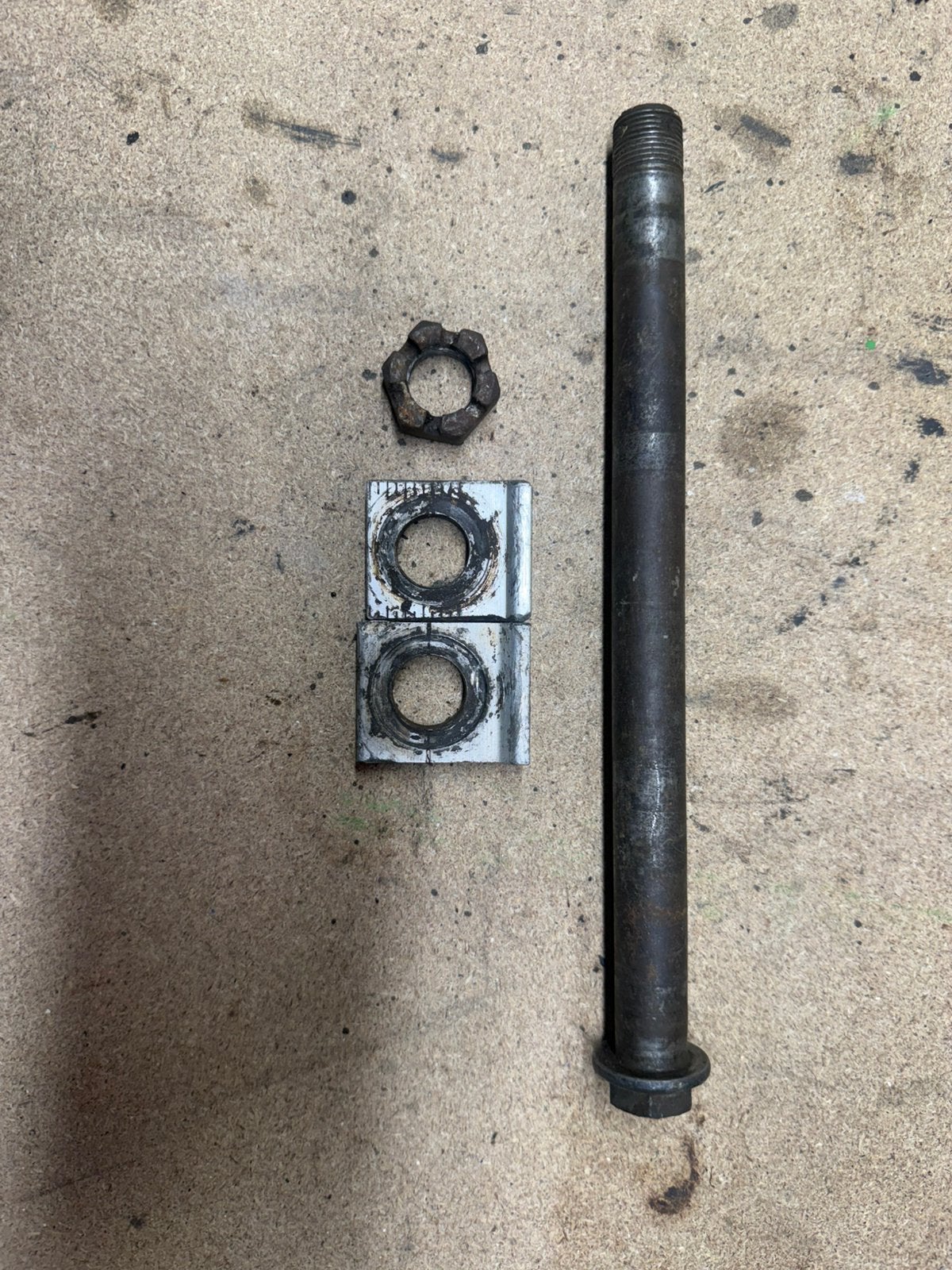 Axe de roue arriere 125 kx, Motos, Enlèvement ou Envoi
