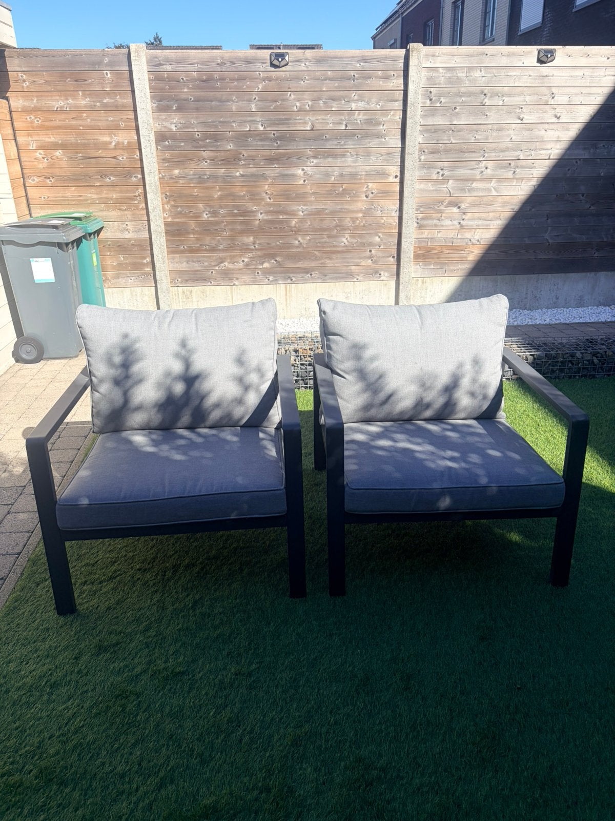Twee loungestoelen met kussens, Ophalen, Gebruikt