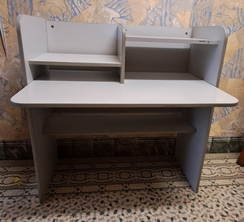 À DONNER – bureau pc – Gris clair, Maison & Meubles, 70 à 120 cm, 70 à 120 cm, Enlèvement, Utilisé