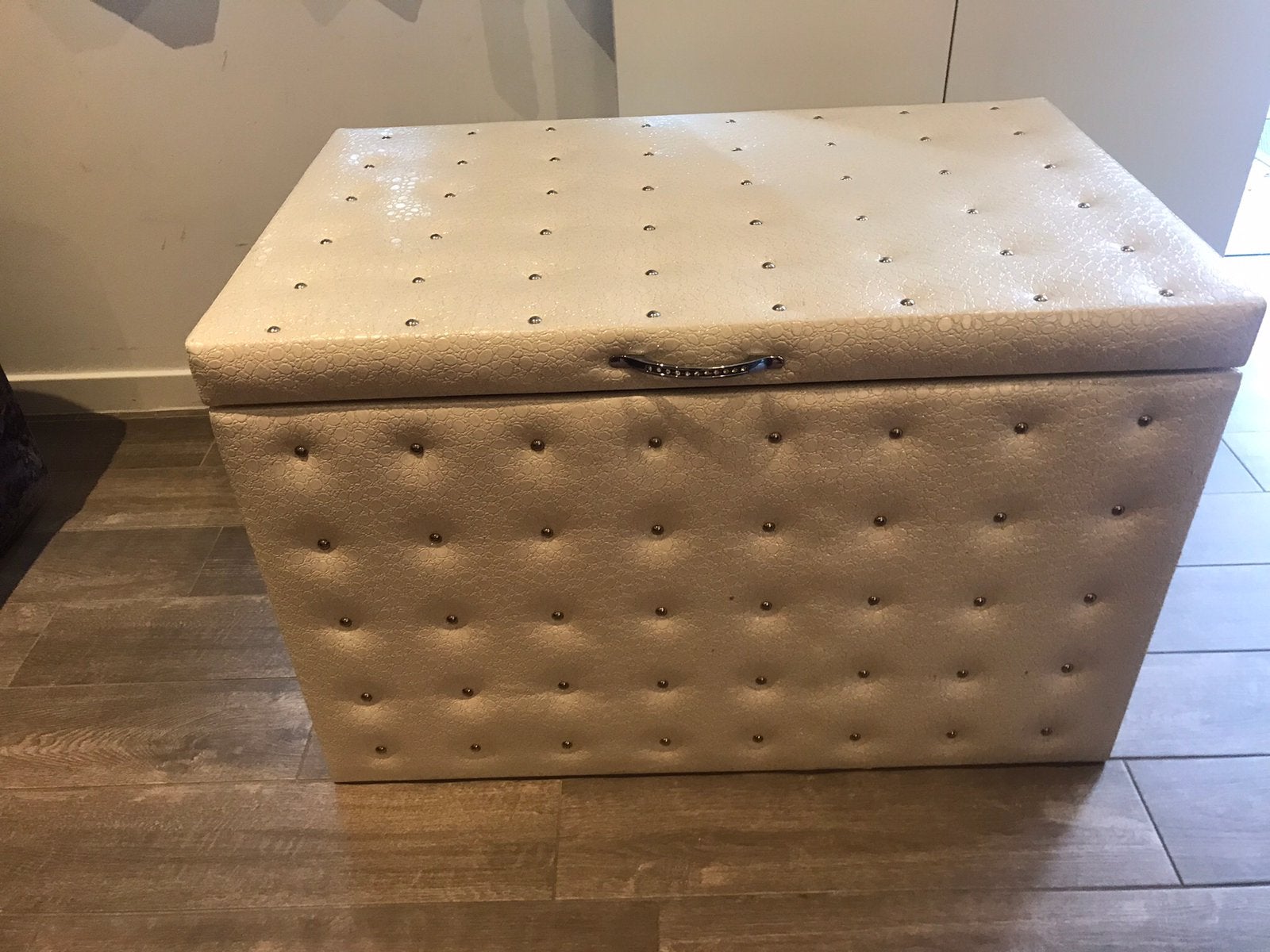 ZEER MOOİE SPECİAAL GEMAAKTE KİST VOOR SLAAPKAMER ENZ, Huis en Inrichting, 50 – 75, 50 tot 100 cm, Ophalen of Verzenden, Zo goed als nieuw