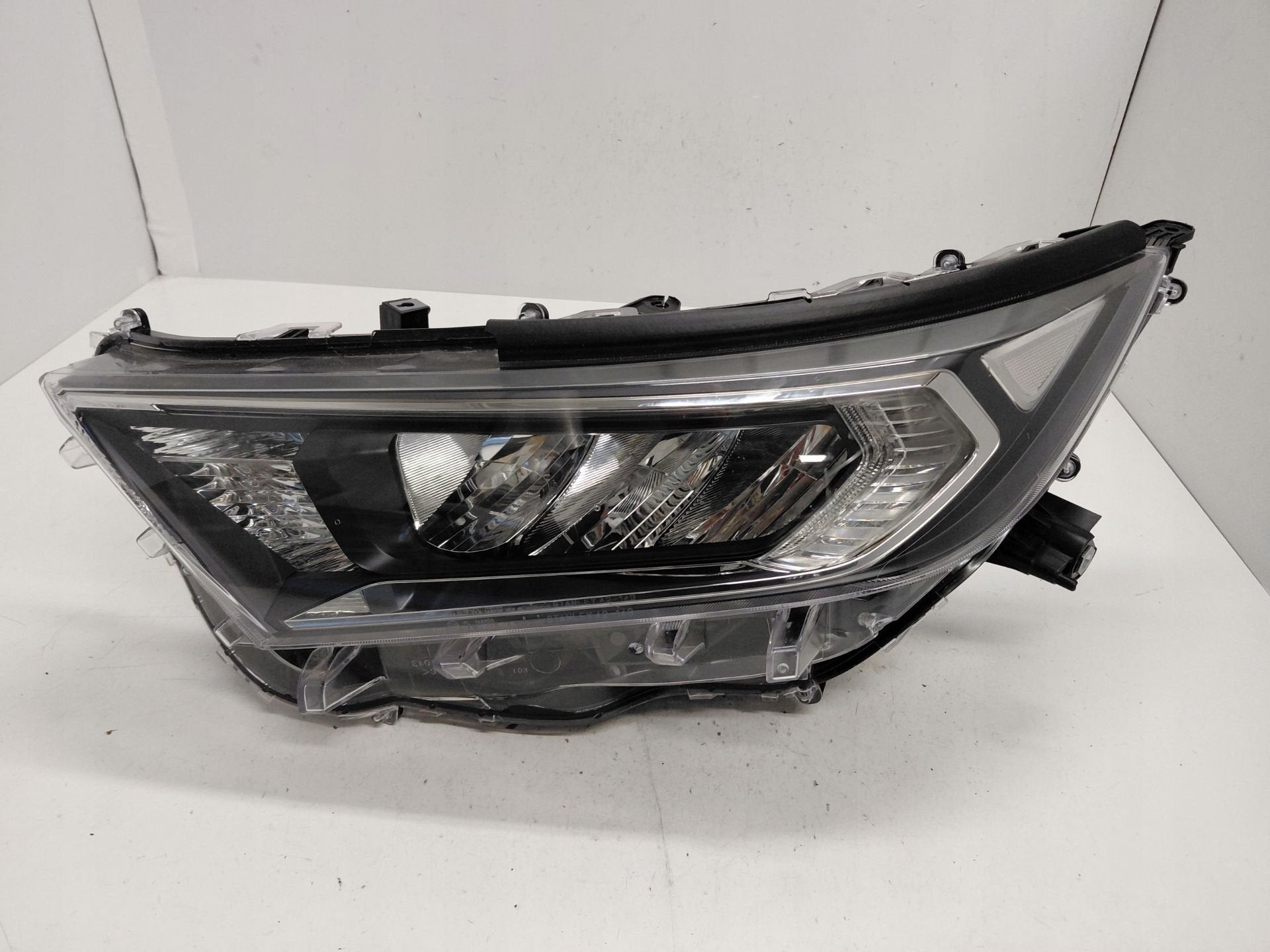 Toyota Rav4 Achterlicht Links Toyota, Info@toyota.co.jp, Gebruikt, Toyota Motor Corporation, Toyota-Cho 1
471-8571  Toyota City