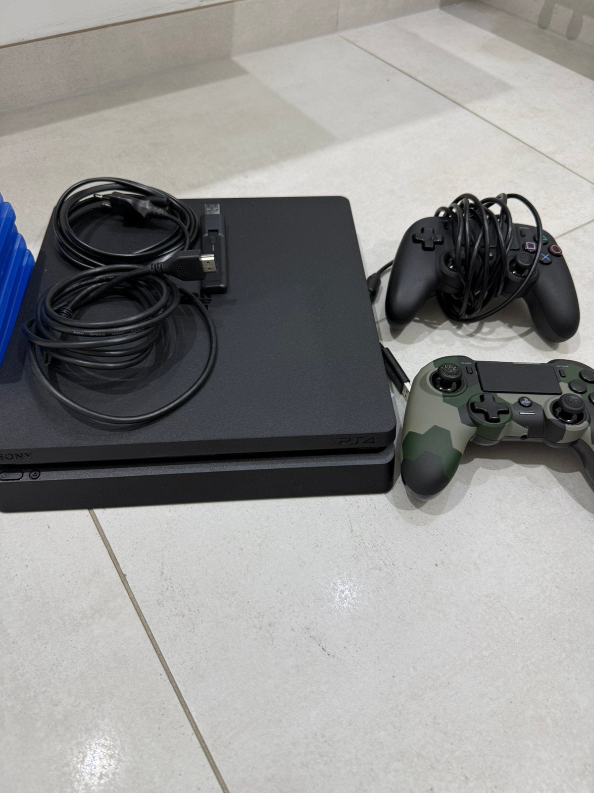 Playstation 4 met 2 controllers & 8 games, Games en Spelcomputers, Spelcomputers | Sony PlayStation 4, Ophalen, Zo goed als nieuw