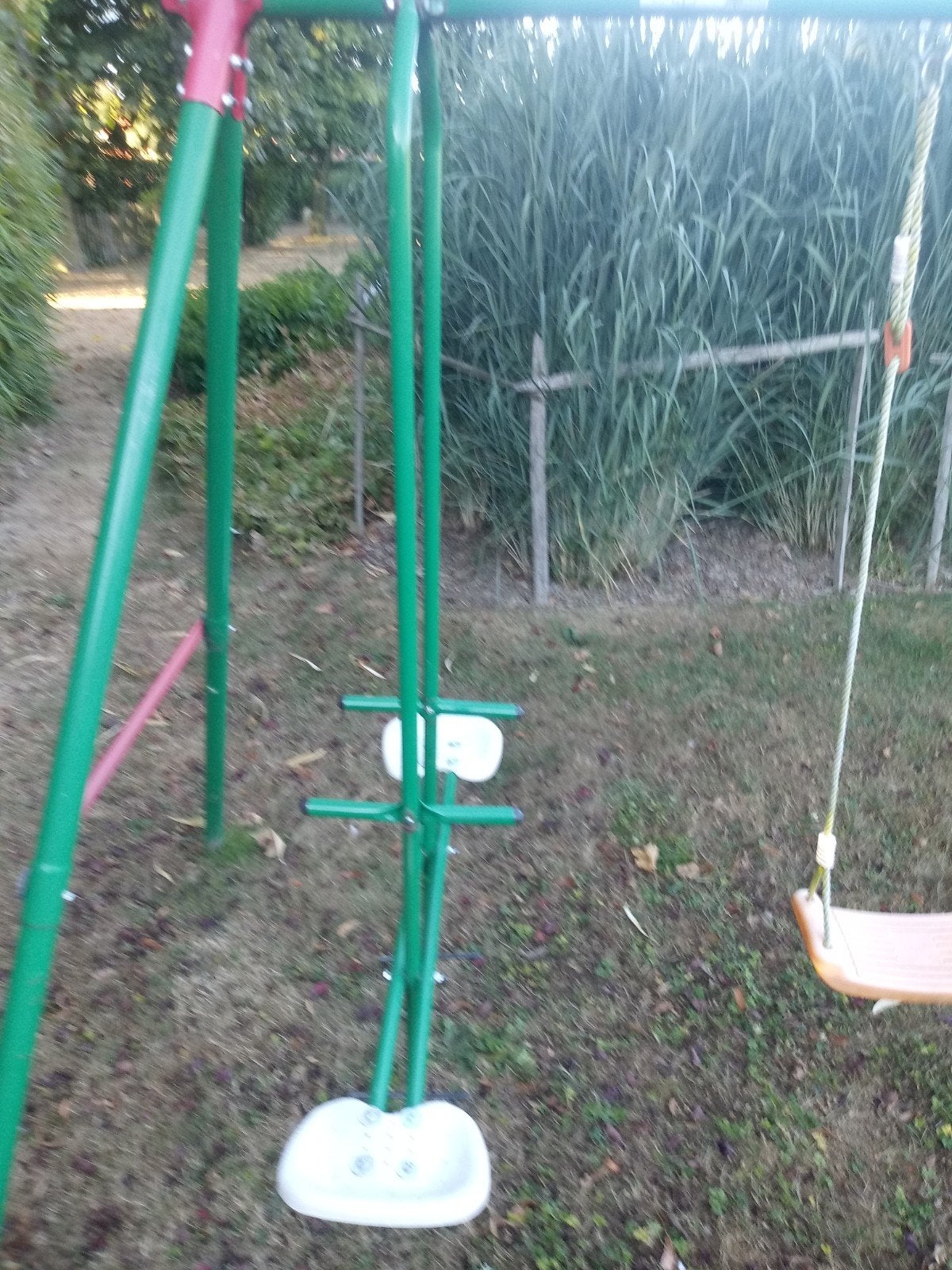 kinderschommel max 6j gebruikt licht beschadigt, Kinderen en Baby's, Speelgoed | Buiten | Speeltoestellen, Ophalen, Gebruikt