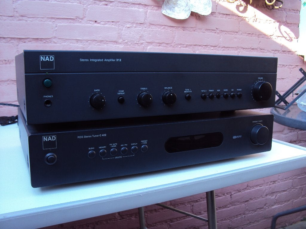 Nad 312 + Nad C422., TV, Hi-fi & Vidéo, Autres marques, Tuner ou Radio, Enlèvement, Utilisé