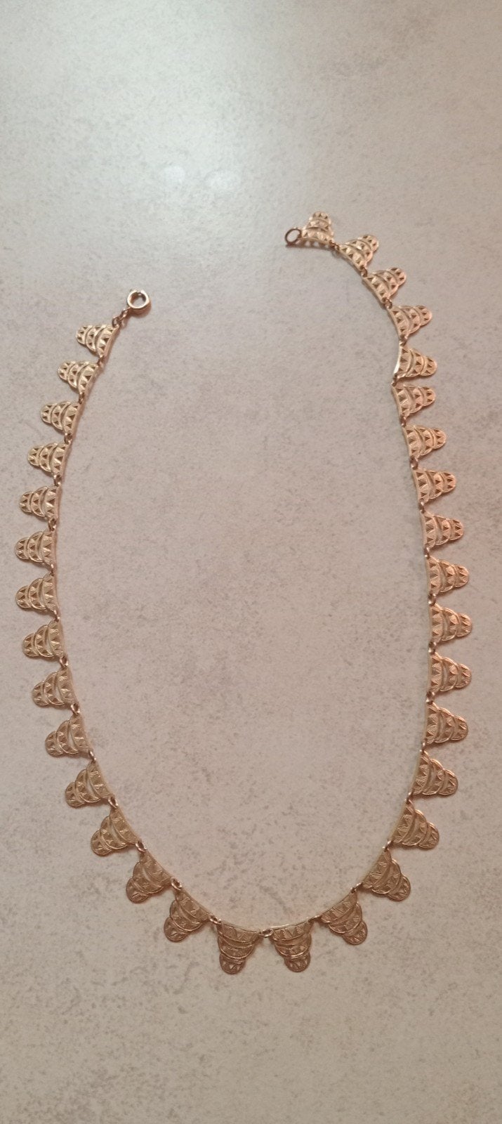 Bijou - magnifique collier plaqué or mailles ciselées, Bijoux, Sacs & Beauté, Enlèvement ou Envoi, Or, Or