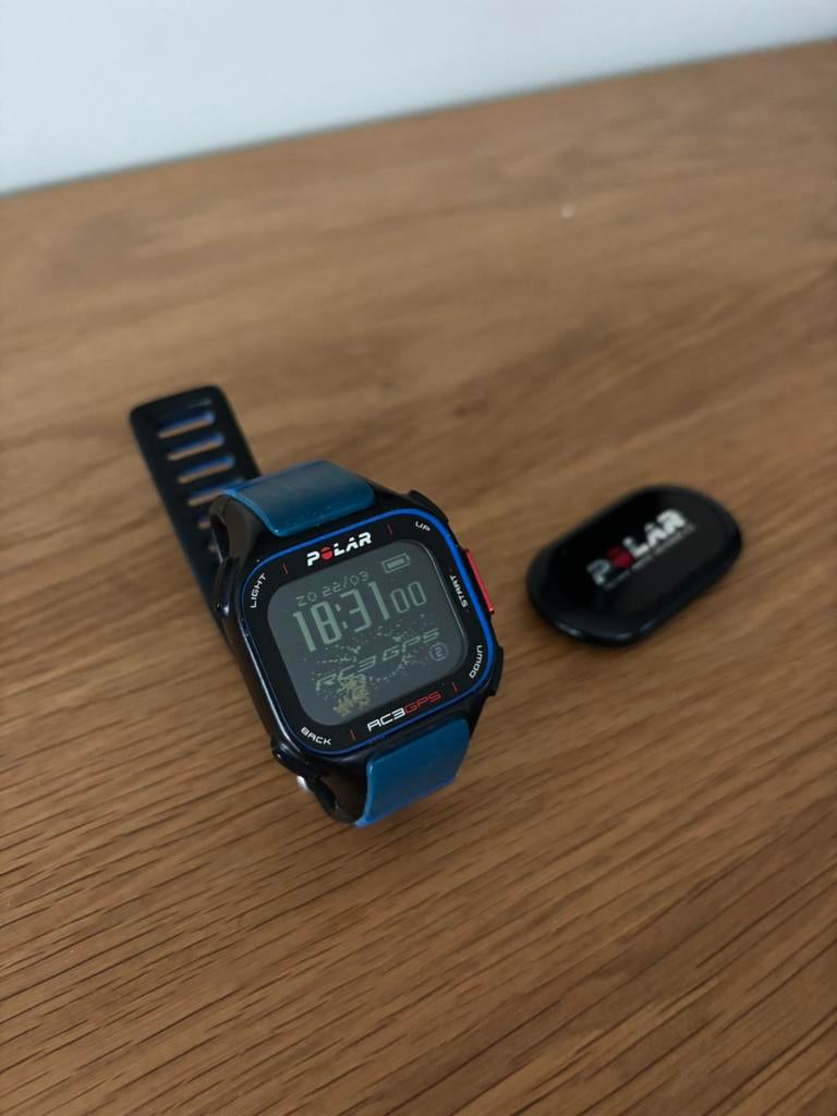 Polar sporthorloge RC3 GPS Blauw + 2 Hartslagbanden & Sensor, Gebruikt, Blauw, Ophalen of Verzenden, Waterdicht