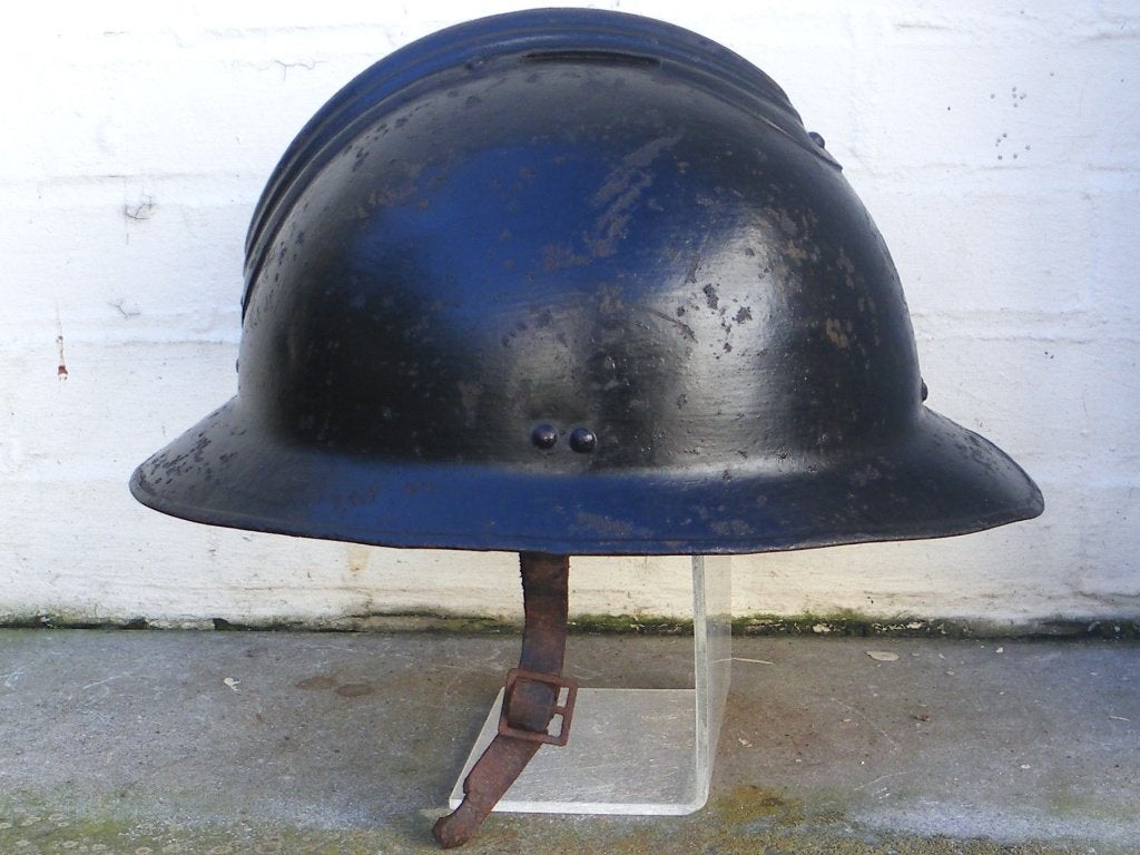 Coque en grande taille de casque modèle 31 Gendarmerie belge, Collections, Envoi, Autres, Casque ou Béret