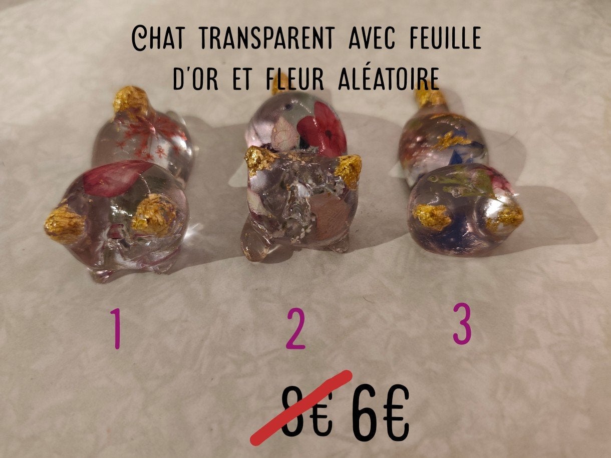 chat en résine avec feuille d'or et fleur aléatoire, Antiquités & Art