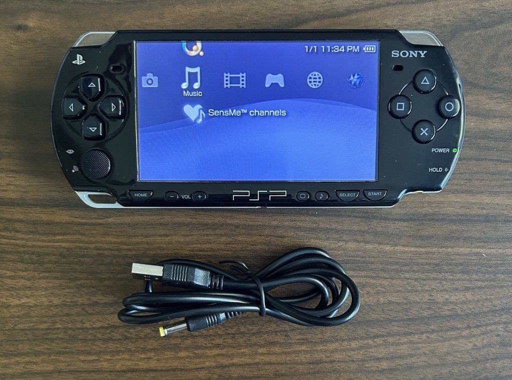 Psp sony en excellent état, Consoles de jeu & Jeux vidéo, Consoles de jeu | Sony PSP, Enlèvement, Utilisé, Noir, PSP