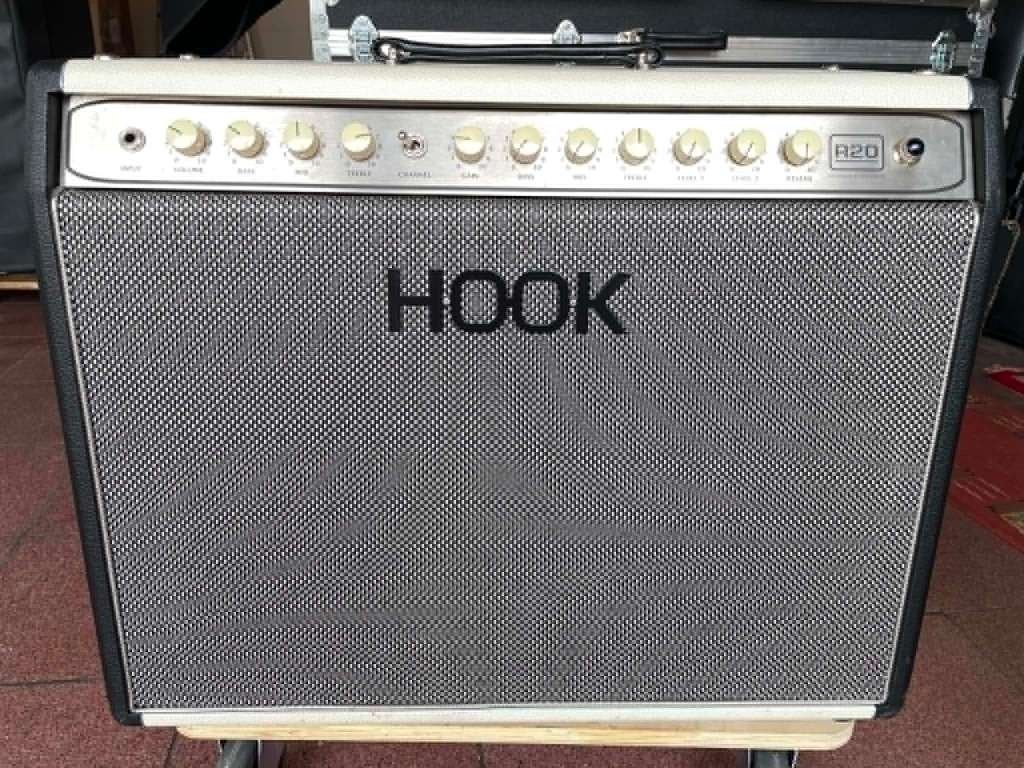 Weg wegens uitdunning collectie (Hook, Vox, Peavey..., Muziek en Instrumenten, Versterkers | Bas en Gitaar, Ophalen, Gebruikt