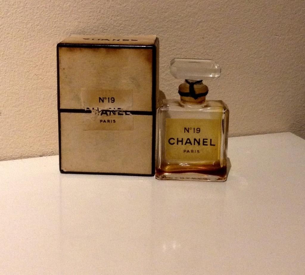 Ancien flacon vide de parfum miniature Chanel 19, Enlèvement ou Envoi, Utilisé, Miniature