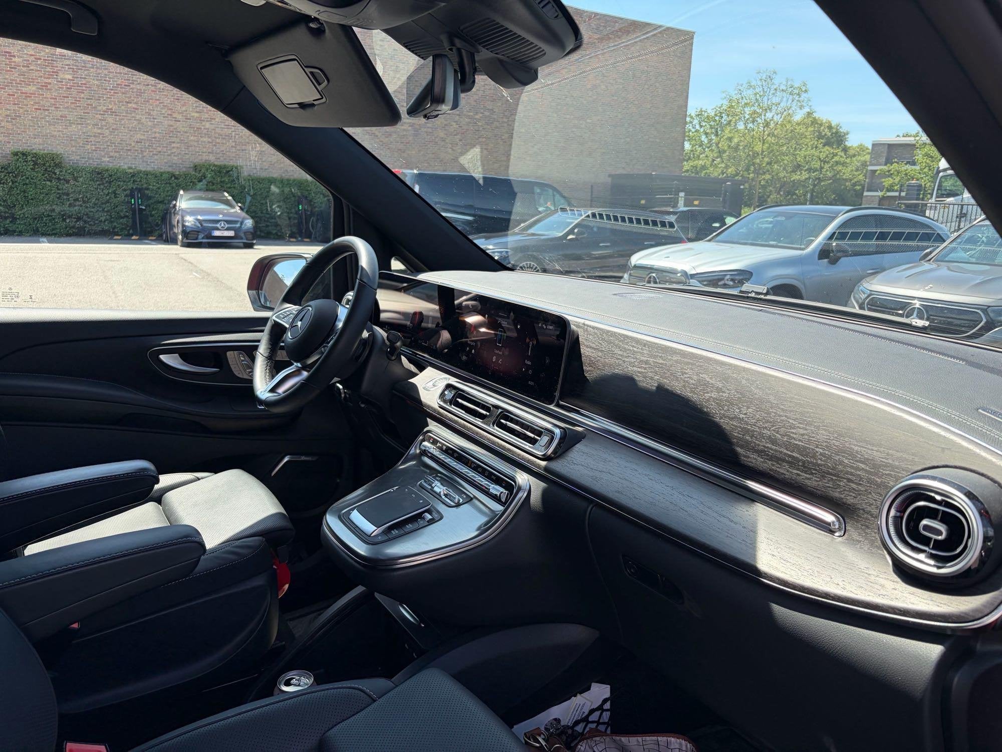 Mercedes-Benz V 300 d L2 Exclusive + LICHTE VRACHT + BURMEST, Automaat, Dealer onderhouden, Zwart, 4 cilinders