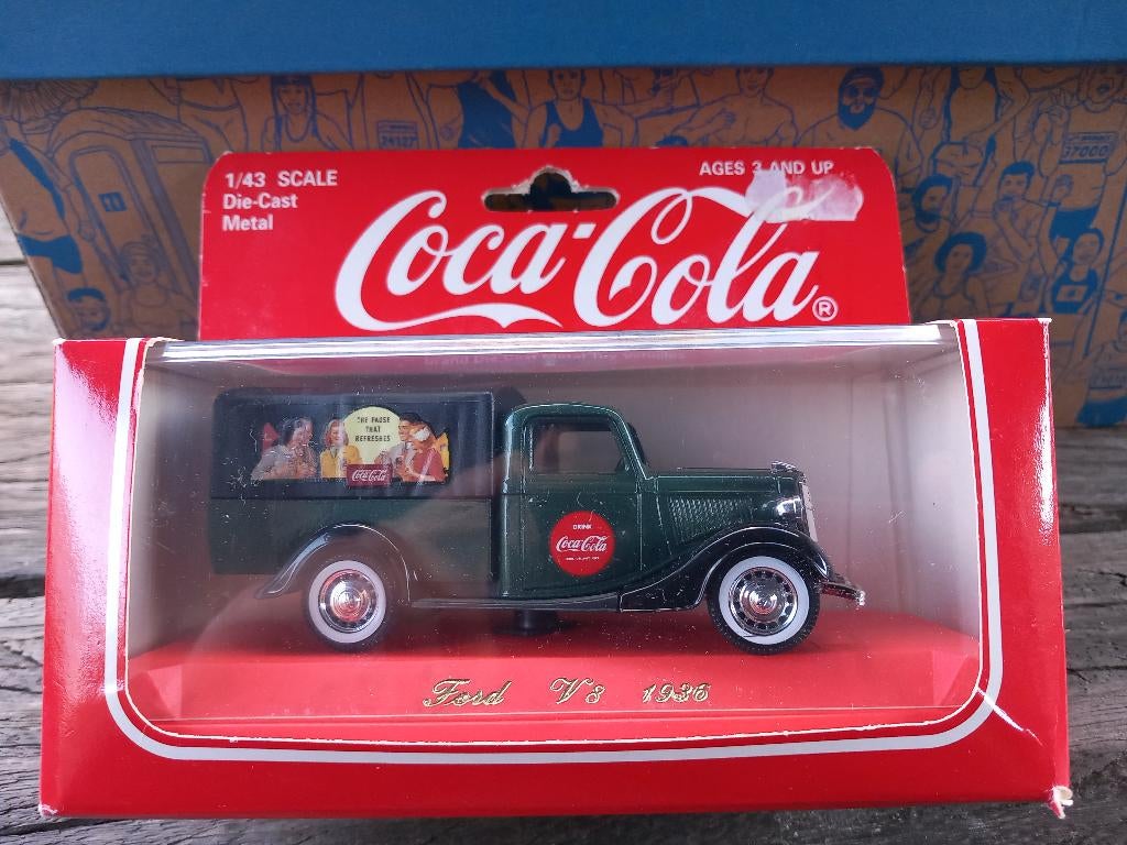 Ford V8 1936 coca-cola, Hobby en Vrije tijd, Modelauto's | 1:43, Ophalen of Verzenden, Zo goed als nieuw, Auto, Solido