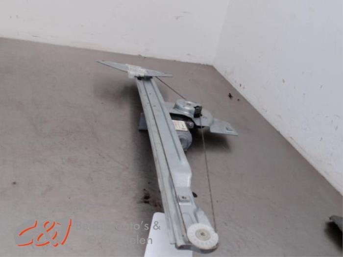 Mécanique vitre 2portes avant droite d'un Peugeot Partner, -, 3 mois de garantie, Utilisé, -