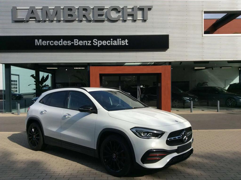 Mercedes-Benz GLA 200 GLA 200 7G-DCT Edition 1*AMG*360° *DA, Auto's, Automaat, Gebruikt, 4 cilinders, Wit