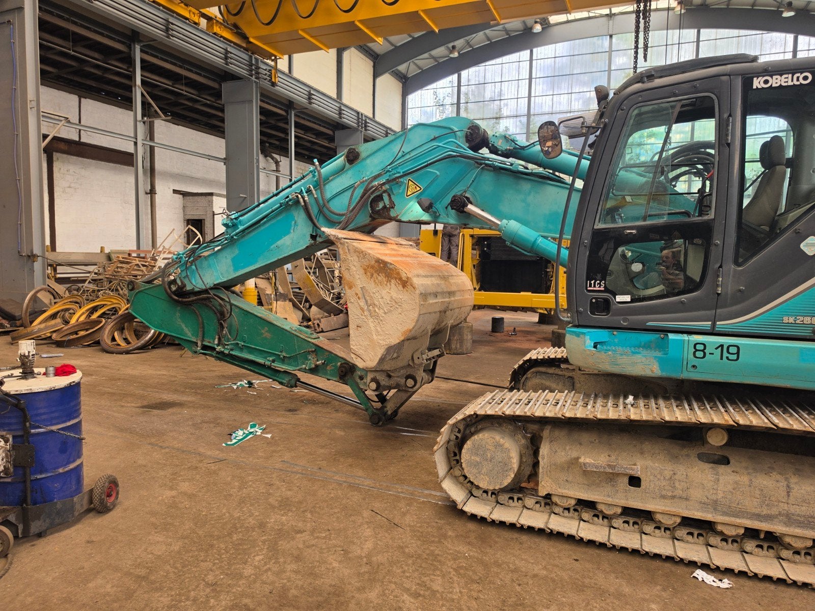 Kobelco SK260, Enlèvement