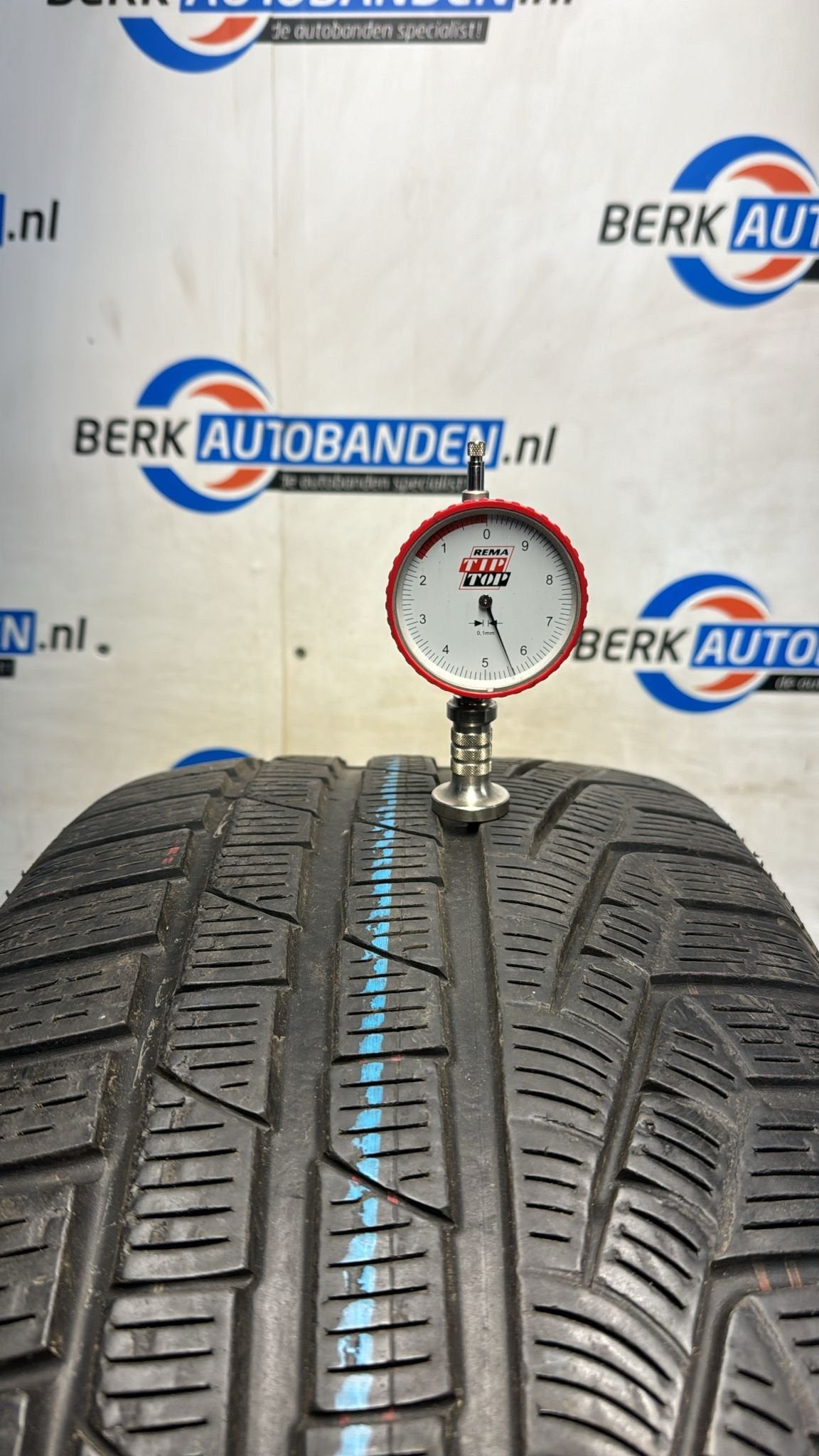 2x Pirelli Sottozero Winter 240 Serie 3 255/40 R19 100V 255/, Auto-onderdelen, 19 inch, Gebruikt, 255 mm, -
