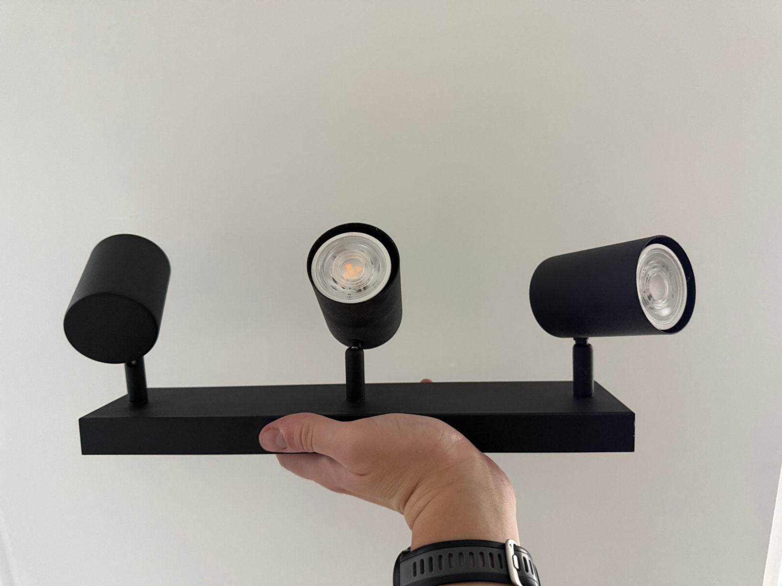 Zwarte lamp met 3 spotjes, Huis en Inrichting, Ophalen of Verzenden, Zo goed als nieuw